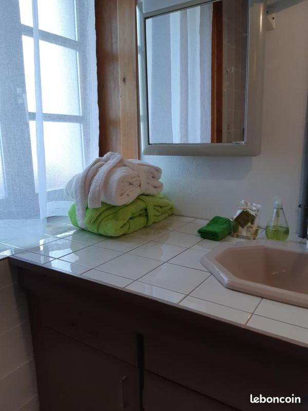 Gite La Petite Maison Horlogere Et Jacuzzi , Raquettes Les Fontenelles エクステリア 写真
